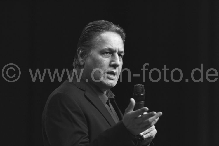 Robert Beltran