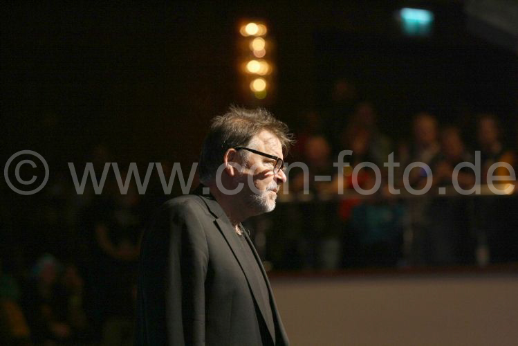 Jonathan Frakes