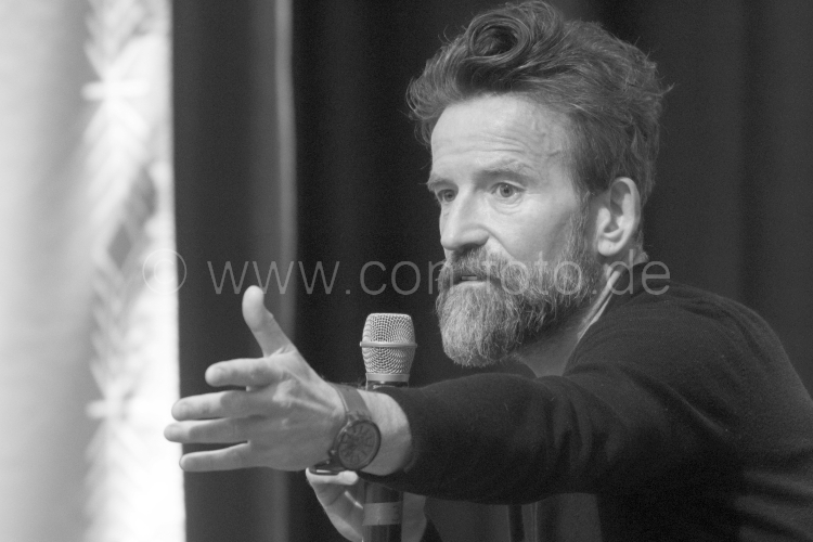 Dean-Lennox Kelly