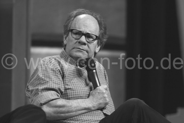 Ethan Phillips